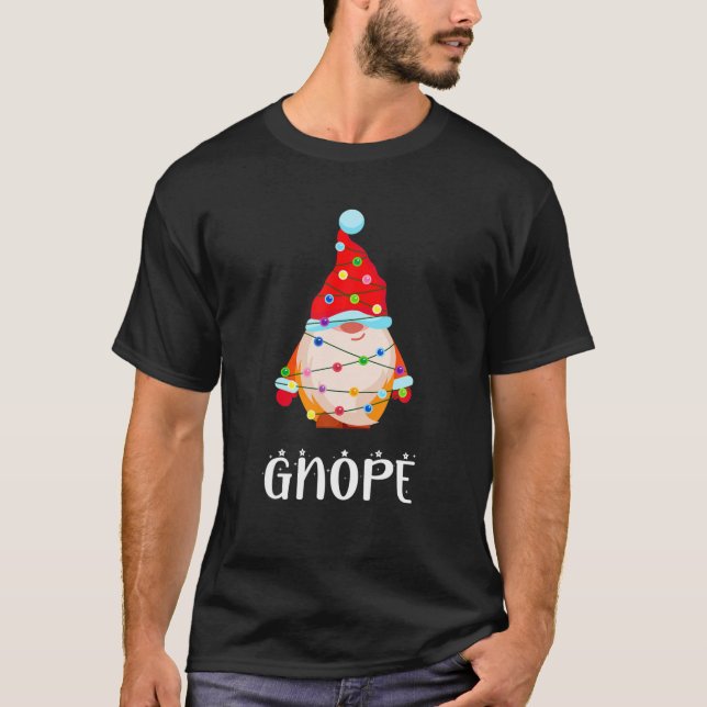Camiseta Gnope Gnome Funny Christmas Snow Light Party Pajam (Anverso)
