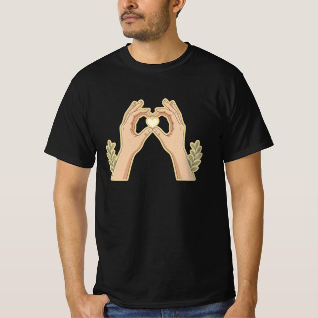 Camiseta Golden Hands Heart – Cute Family-Friendly Cartoon  (Anverso)