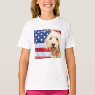 Camiseta Goldendoodle con bandera estadounidense