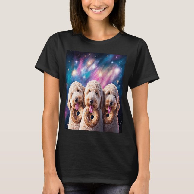 Camiseta Goldendoodle En El Espacio Con Donuts Cute Doodle  (Anverso)