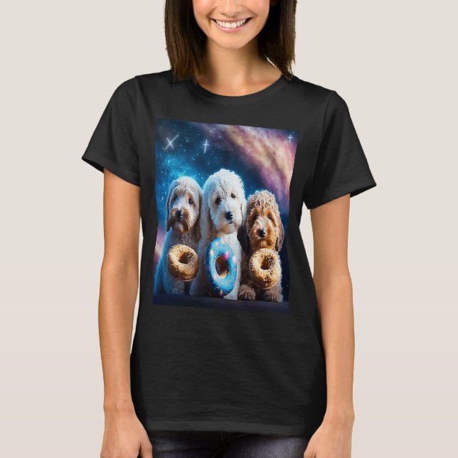 Camiseta Goldendoodle En El Espacio Con Donuts Cute Doodle  (Anverso)