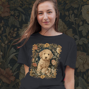 Camiseta Goldendoodle Puppy en un antiguo jardín de moda