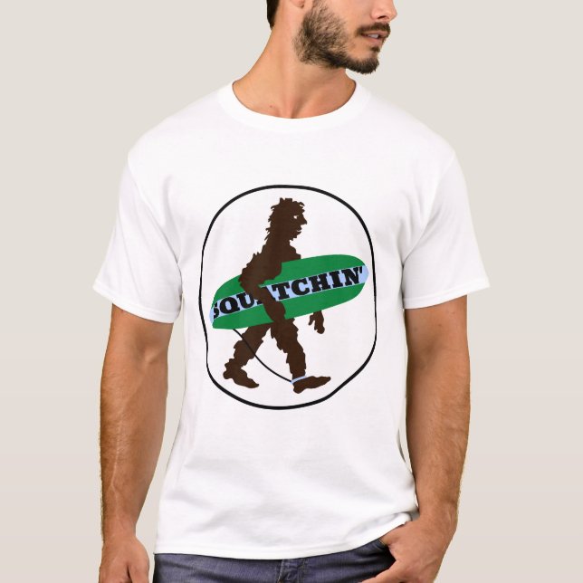 Camiseta Gone Squatchin' Surfing Bigfoot (Anverso)