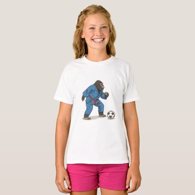 Camiseta Gorilla playing soccer in karate kimono (Anverso completo)