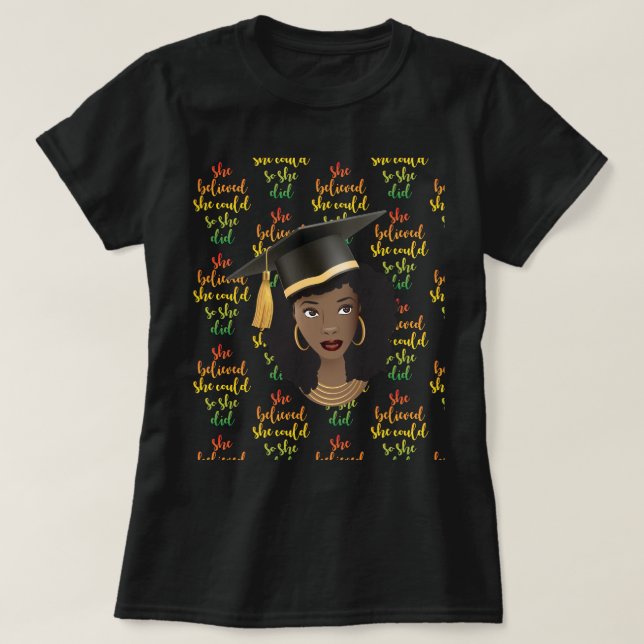 Camiseta Gorra de graduación de mujer negra, creía que podí (Diseño del anverso)