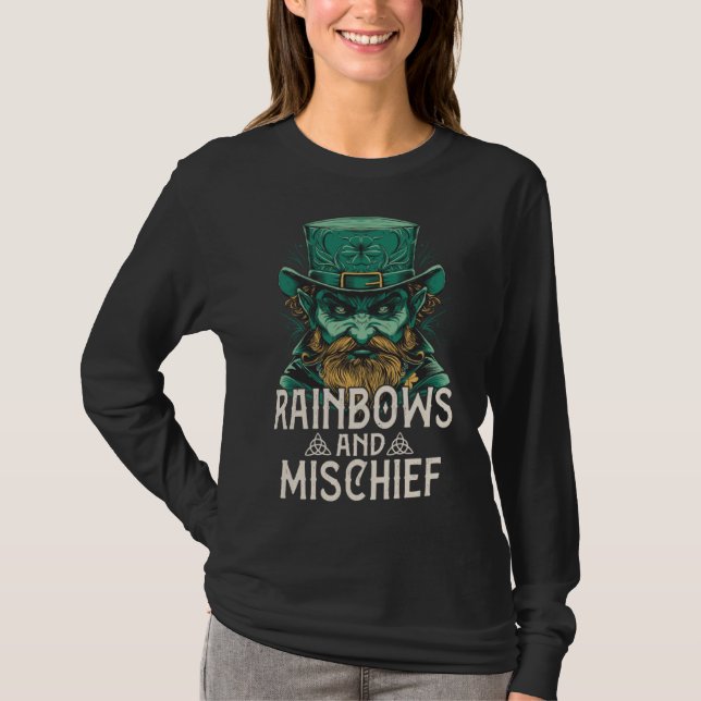 Camiseta Gothic Leprechaun Rainbows and Mischief St Patrick (Anverso)