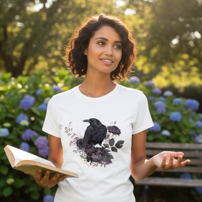 Camiseta Gothic Raven & Midnight Blooms (Black raven floral tshirt)