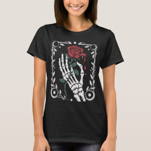Camiseta gótica de mano esquelética sosteniendo ro