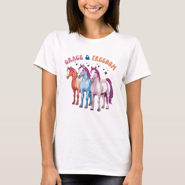 Camiseta Grace y Freedom: Tee de Triple Poder de Caballo (Anverso)