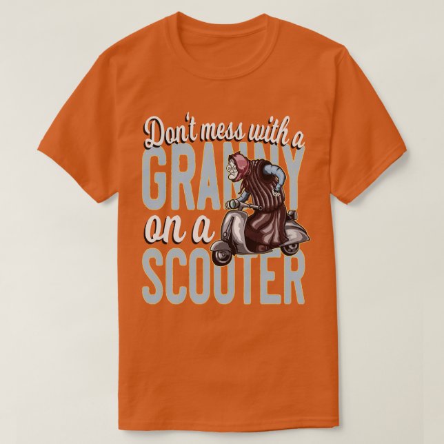 Camiseta Graciosa abuela en un Scooter (Diseño del anverso)