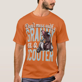 Camiseta Graciosa abuela en un Scooter