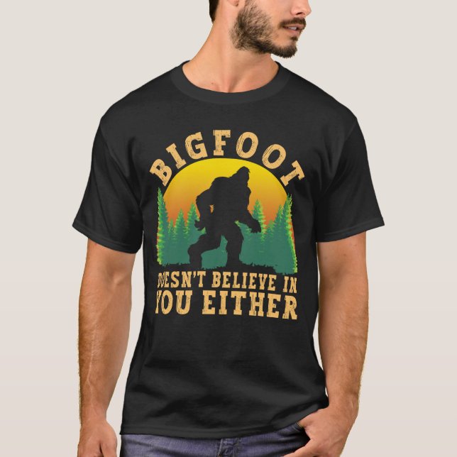 Camiseta Graciosa Criptozoología de los Pies Grandes Sasqua (Anverso)