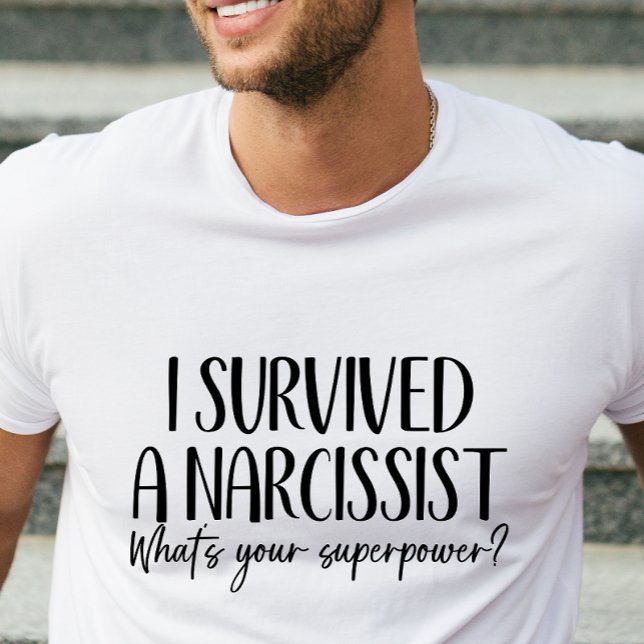 Camiseta Graciosa De Sobreviviente Narcisista Para (Subido por el creador)