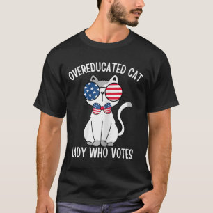 Camiseta Graciosa Gente Con Un Exceso De Educación Que Vota