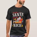 Camiseta Graciosa Santa Querida Santa Define Bonita Christm<br><div class="desc">Funny Santa Dear Santa Define Navidades traviesos</div>