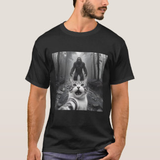 Camiseta Graciosa Selfie De Gato Asustado Con Sasquatsch