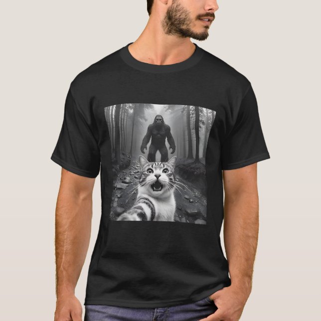 Camiseta Graciosa Selfie De Gato Asustado Con Sasquatsch (Anverso)