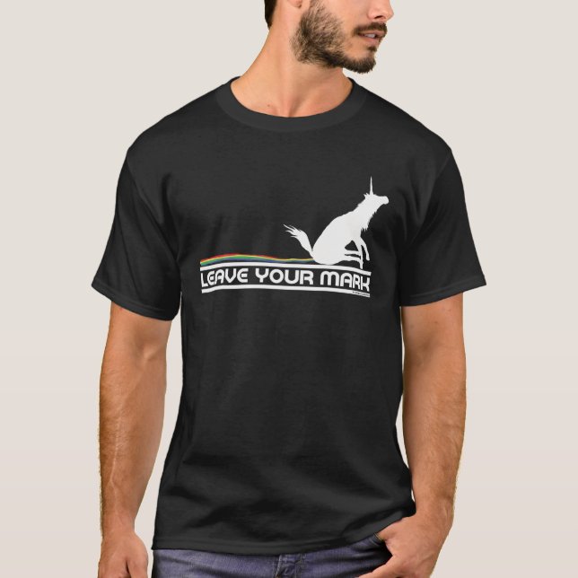 Camiseta Graciosa unicornio arrastrando el arcoiris (Anverso)