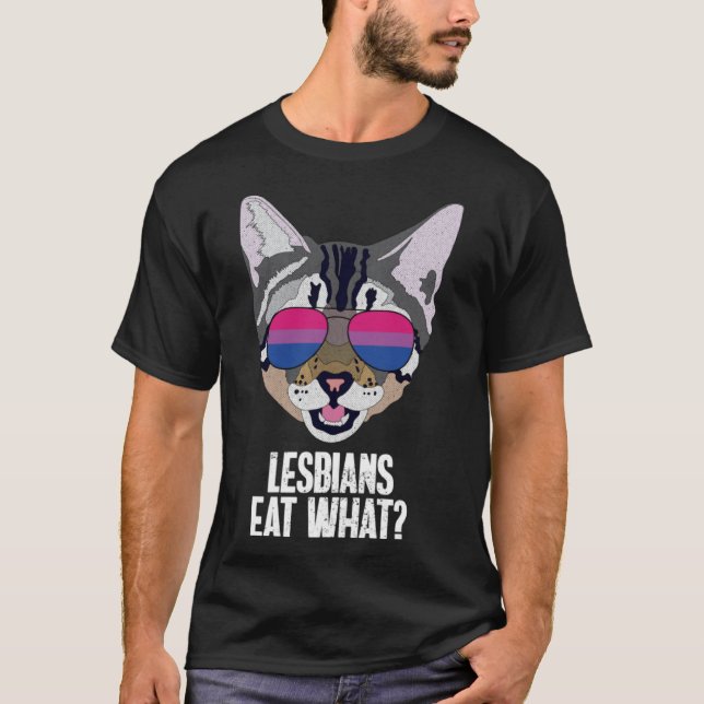 Camiseta Graciosas Lesbianas Bisexuales De Gatos Comen Lo Q (Anverso)