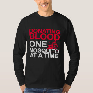 Camiseta Gracioso Acampamiento Donando Sangre Un Mosquito E