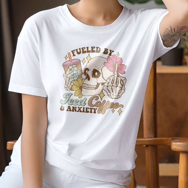 Camiseta Gracioso alimentado por el café helado y la ansied (Subido por el creador)