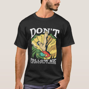 Camiseta Gracioso alpinista de montaña escalando al aire li