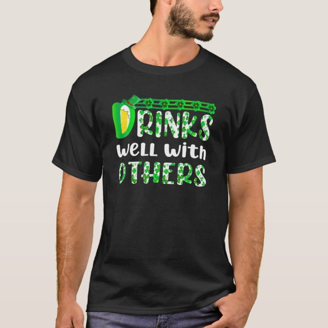 Camiseta Gracioso Día De La Bebida De St Patricks Bien Con  (Anverso)