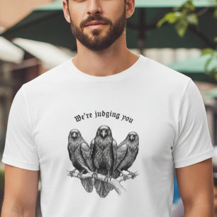Camiseta Gracioso gráfico de academia oscura juzgando cuerv