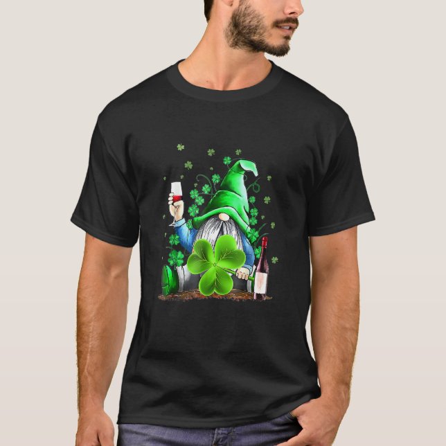 Camiseta Gracioso Hippie Gnome Bebe Vino Shamrock St Patri (Anverso)