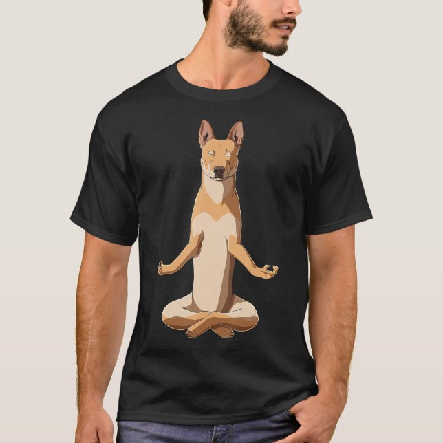 Camiseta Gracioso perro Carolina de Yoga (Anverso)