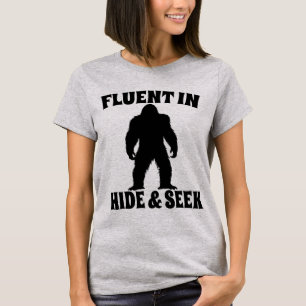 Camiseta Gracioso Pie Grande - Fluent in Hide and Seek