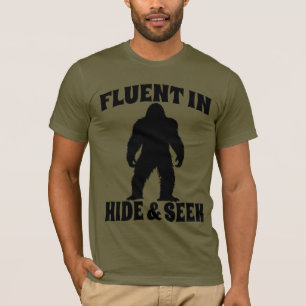 Camiseta Gracioso Pie Grande - Fluent in Hide and Seek