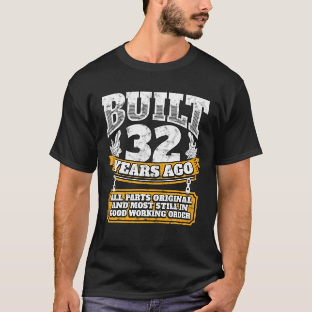 Camiseta Gracioso regalo de cumpleaños número B por 32 años (Anverso)
