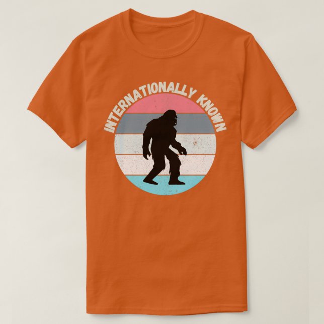 Camiseta Gracioso Retro Bigfoot, conocido internacionalment (Diseño del anverso)