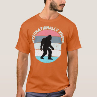Camiseta Gracioso Retro Bigfoot, conocido internacionalment