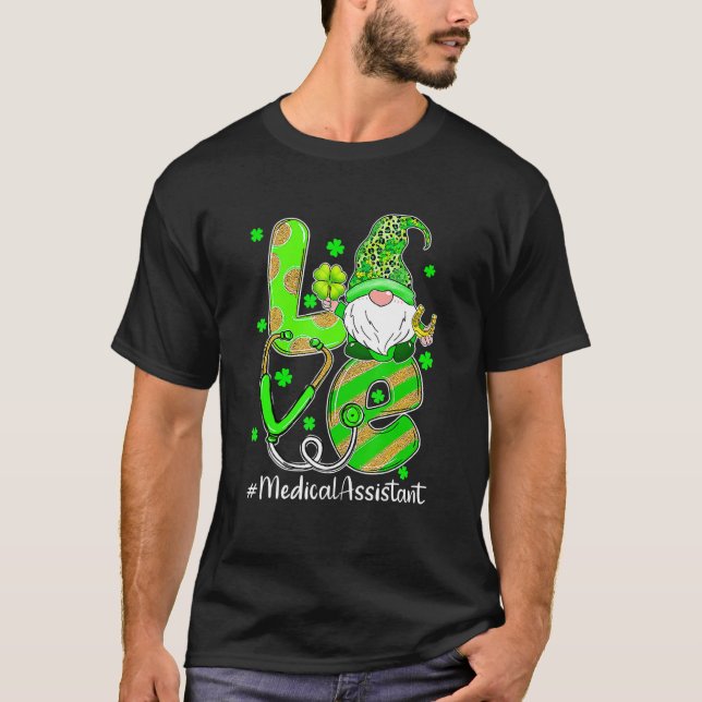 Camiseta Gracioso Shamrock Gnome Love Medical Assistant St  (Anverso)