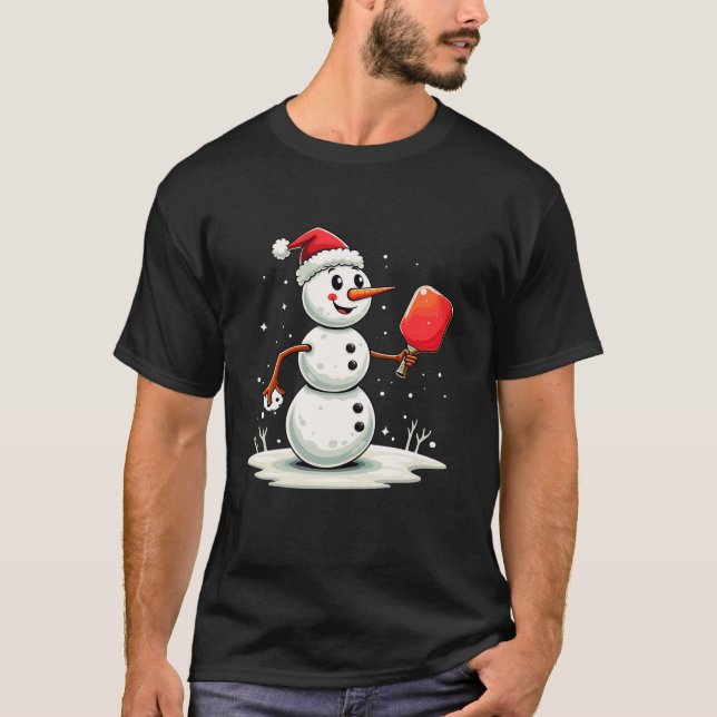 Camiseta Gracioso Snowman Santa Hat Pickleball Player Chris (Anverso)