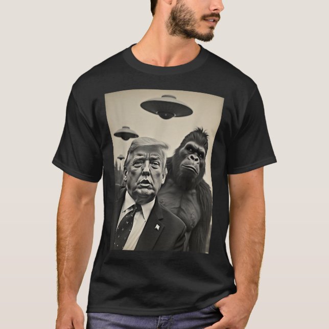 Camiseta Gracioso Trump Bigfoot Selfie Con Alienígena Extra (Anverso)