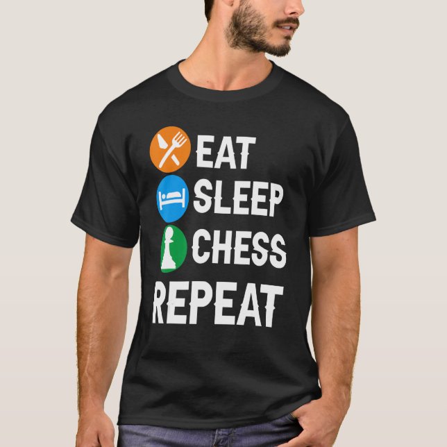 Camiseta Graciosos jugadores de ajedrez disfrutan comiendo  (Anverso)