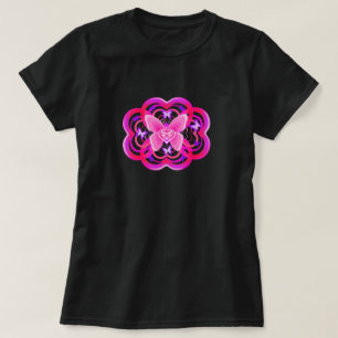 Camiseta Gradiente Corazón Rosa y Púrpura con Patrón Abstra