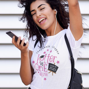 Camiseta Grado Divertido 2024 Hotter De Texto Rosa Por Un G