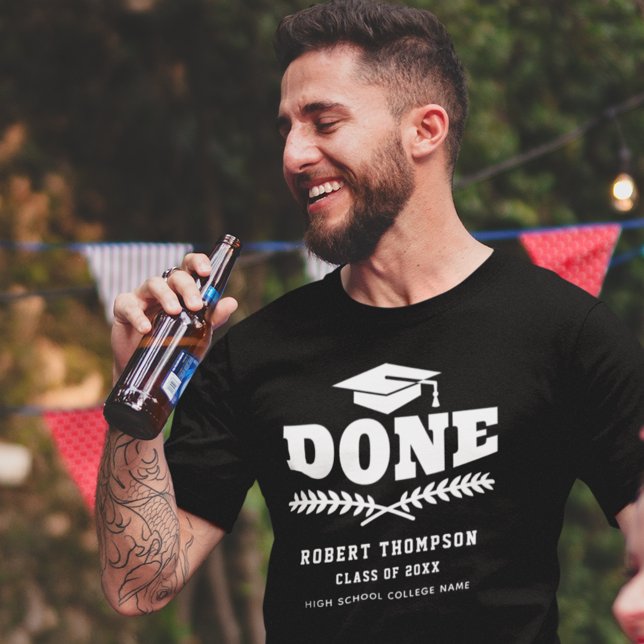 Camiseta Graduación 2024 Clase de coincidencia de graduados (Graduation 2024 Typography Personalized Mens T-Shirt)