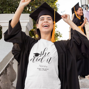 Camiseta Graduación de fuentes elegantes y negras modernas