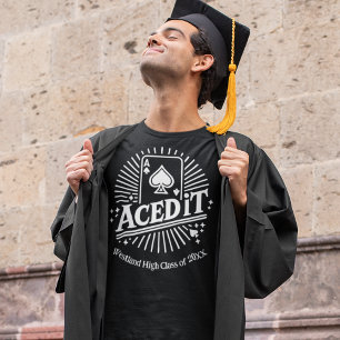 Camiseta Graduación de TI con su nombre escolar