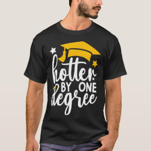 Camiseta Graduación Graduada Gratuita De Un Grado Más Recie