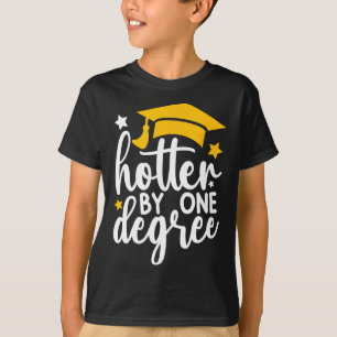 Camiseta Graduación Graduada Gratuita De Un Grado Más Recie