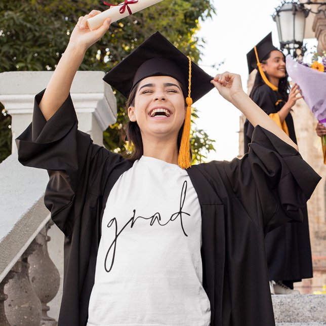 Camiseta Graduación minimalista del guión negro (Subido por el creador)