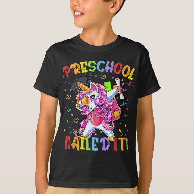 Camiseta Graduación Preescolar De 2022 Dabbing Unicorn (Anverso)