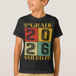 Camiseta Graduado de 8vo Grado Clavó Medio Grado de Graduac