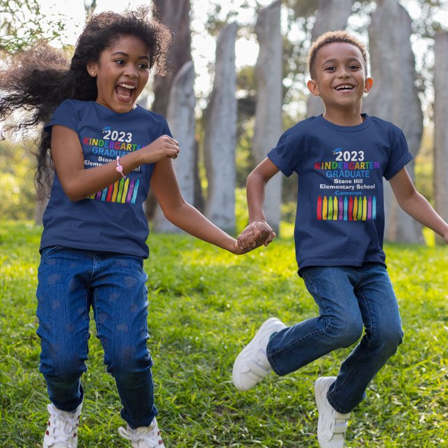 Camiseta Graduado de jardines de infancia 2023 Niños person (Subido por el creador)
